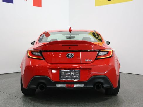 Used 2025 Toyota GR86 Premium w/ ALL Weather Mat Package (TMS) RWD image 11