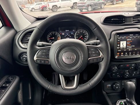 Used 2022 Jeep Renegade Latitude w/ Convenience Group image 13
