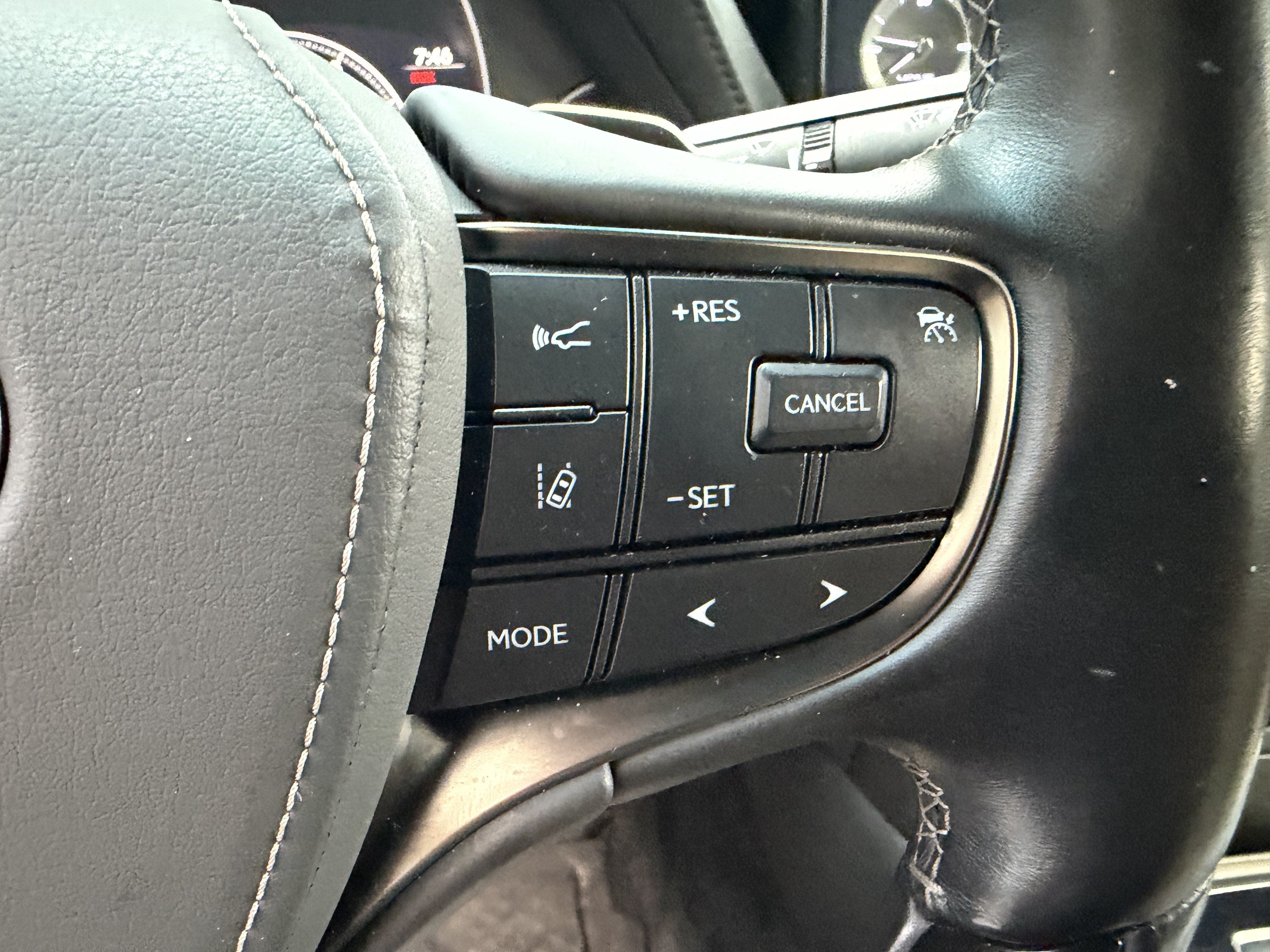 Used 2022 Lexus LS 500 w/ Interior Upgrade Package RWD image 20