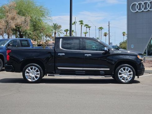 Used 2024 Chevrolet Silverado 1500 High Country w/ High Country Premium Package AWD/4WD image 9