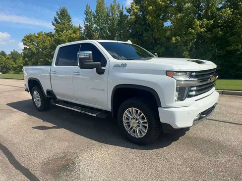 Certified 2022 Chevrolet Silverado 2500 High Country w/ Technology Package AWD/4WD image 2