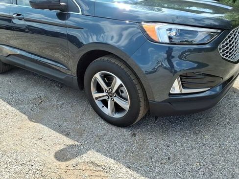 Certified 2024 Ford Edge SEL w/ Convenience Package AWD/4WD image 4