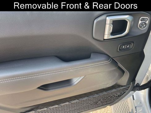 Used 2022 Jeep Wrangler Unlimited Sahara image 15