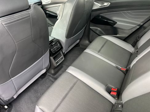Used 2023 Volkswagen ID.4 Pro S AWD/4WD image 4