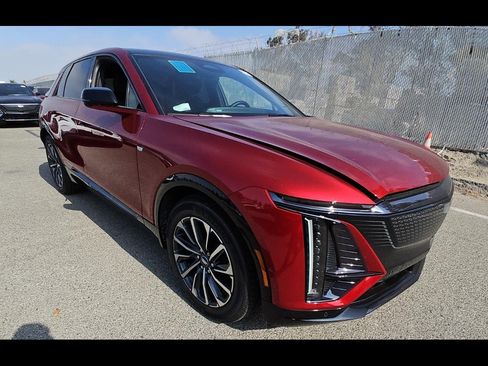 Used 2025 Cadillac Lyriq Sport AWD/4WD image 12