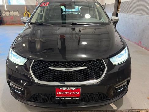 Used 2022 Chrysler Pacifica Limited FWD image 5