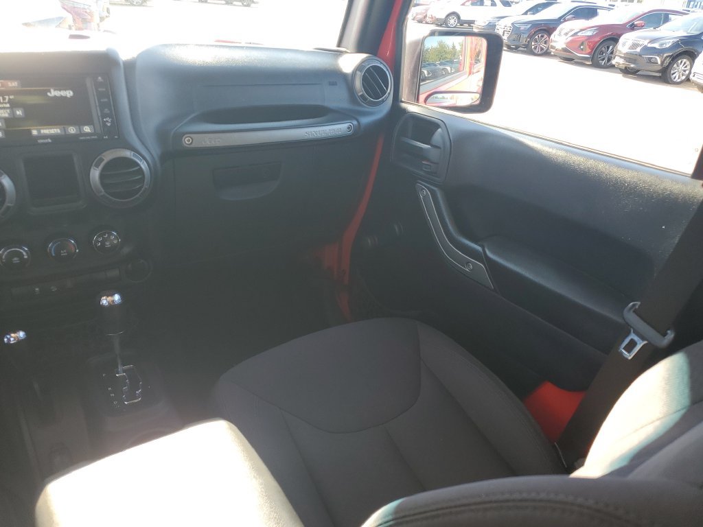 Used 2015 Jeep Wrangler Unlimited Sport w/ Connectivity Group AWD/4WD image 26