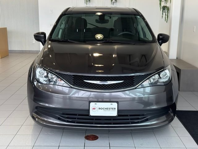 Used 2017 Chrysler Pacifica Touring FWD image 31