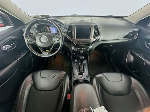 Used 2019 Jeep Cherokee Trailhawk w/ Comfort/Convenience Group image 10