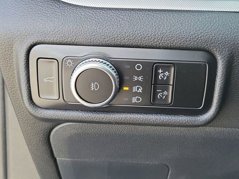 Used 2023 Ford Explorer XLT w/ Equipment Group 202A image 28