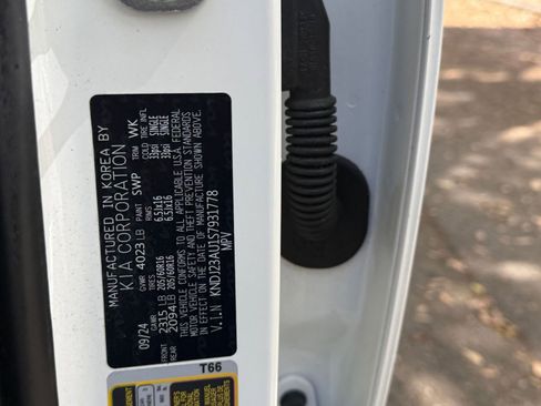 Used 2025 Kia Soul LX w/ LX Technology Package image 24