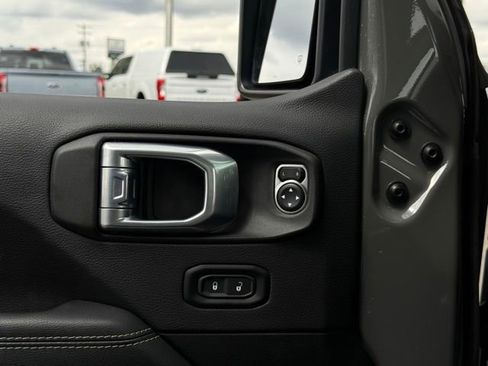 Used 2023 Jeep Wrangler Unlimited Sahara w/ Cold Weather Group AWD/4WD image 36
