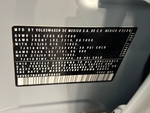 Certified 2025 Volkswagen Taos SE FWD image 29
