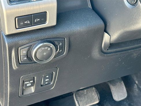 Used 2018 Ford F150 Platinum w/ Equipment Group 701A Luxury image 10