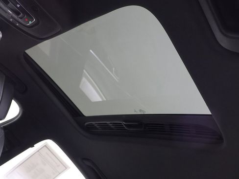 Used 2022 Audi A4 2.0T Premium Plus image 16