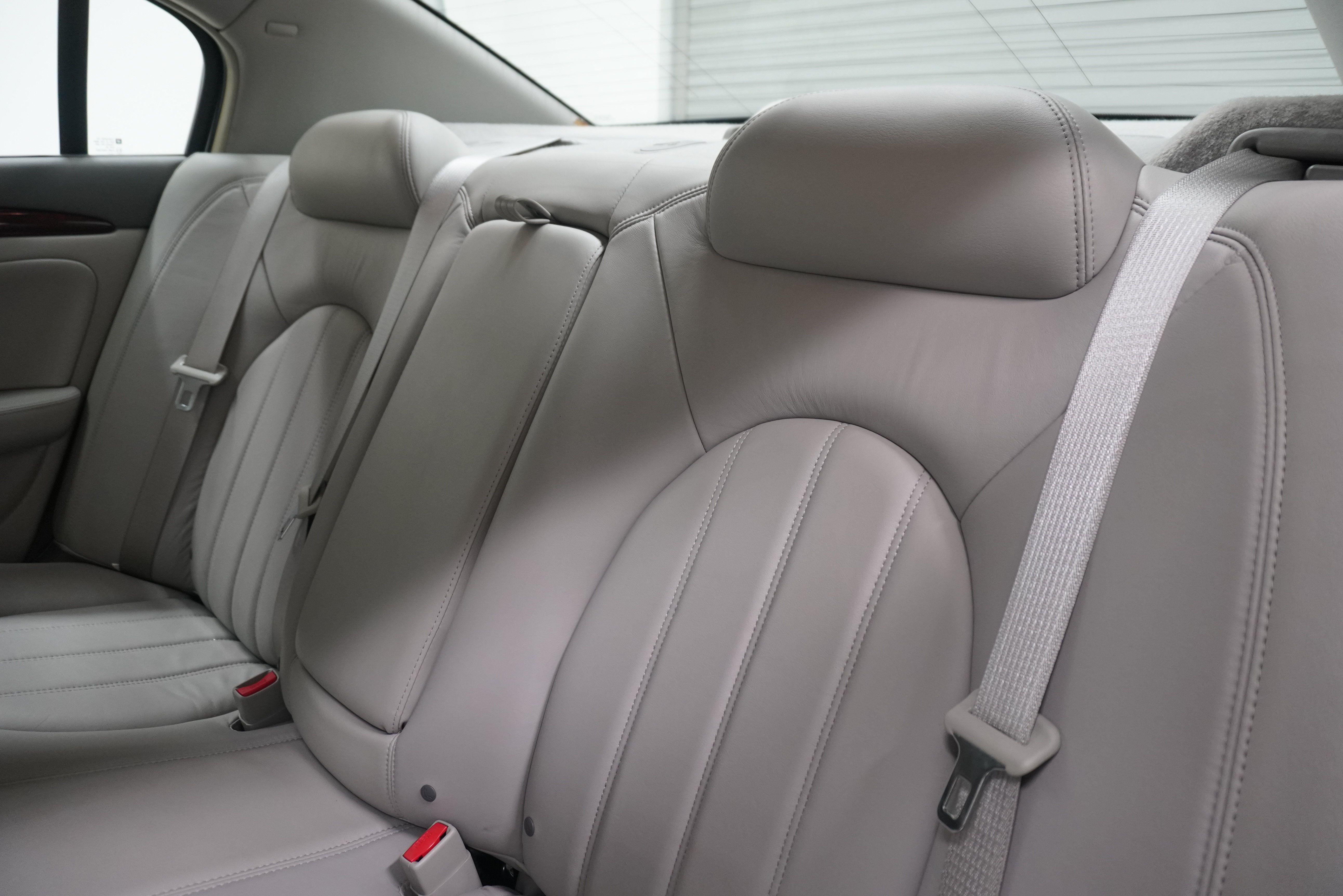 Used 2008 Buick Lucerne CXL w/ Driver Confidence Package FWD image 10