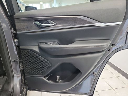 Certified 2024 Jeep Grand Cherokee Limited AWD/4WD image 21