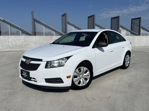 Used 2012 Chevrolet Cruze LS FWD image 2