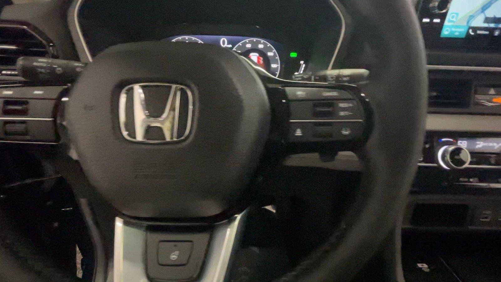 Used 2025 Honda Pilot Elite image 34