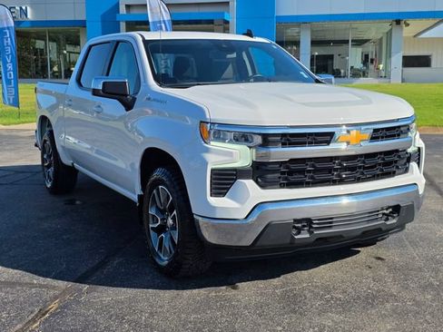 Used 2024 Chevrolet Silverado 1500 LT AWD/4WD image 18