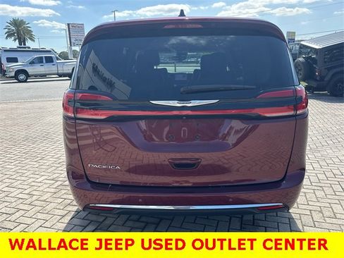 Certified 2023 Chrysler Pacifica Touring-L image 7