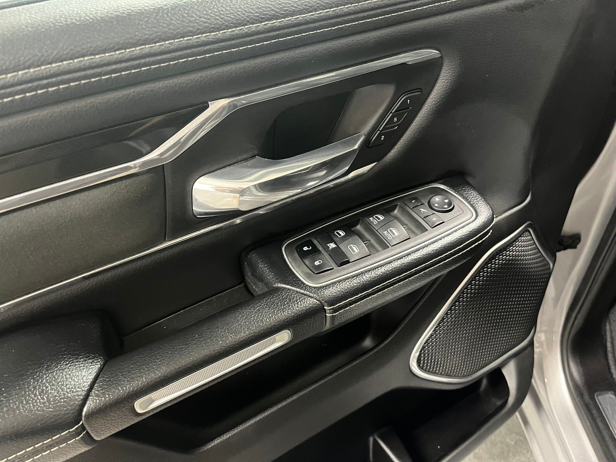Used 2022 RAM 1500 Laramie w/ Sport Appearance Package AWD/4WD image 16
