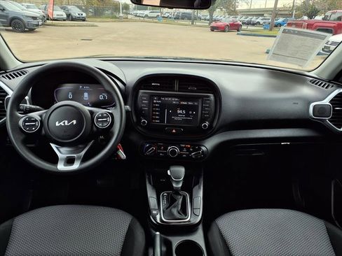 Certified 2023 Kia Soul LX w/ LX Technology Package image 5