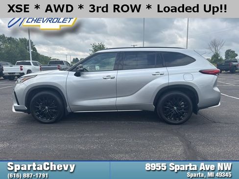 Used 2023 Toyota Highlander XSE image 6