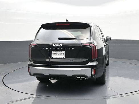 Used 2024 Kia Telluride SX w/ Towing Package FWD image 11