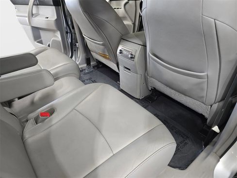 Used 2013 Toyota Highlander SE image 13
