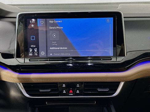 Used 2024 Volkswagen Atlas Cross Sport SEL R-Line image 14