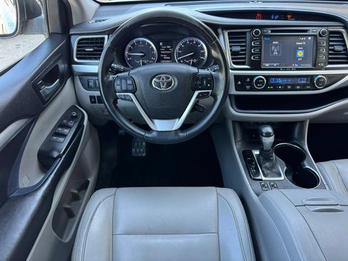Used 2017 Toyota Highlander XLE FWD image 35
