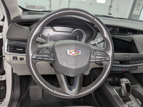 Used 2019 Cadillac XT4 Premium Luxury AWD/4WD image 37