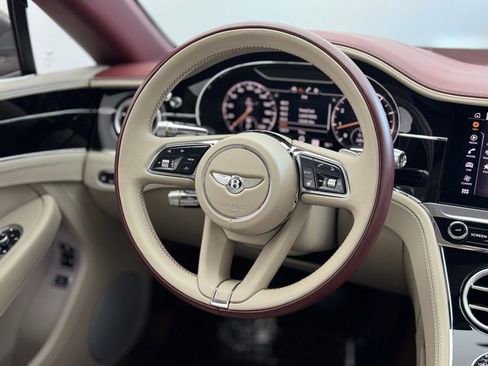 Used 2024 Bentley Continental GT image 25