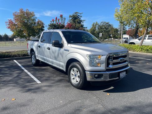 Used 2015 Ford F150 XLT w/ Equipment Group 301A Mid image 8
