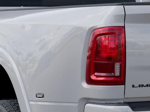 New 2025 RAM 3500 Limited AWD/4WD image 9