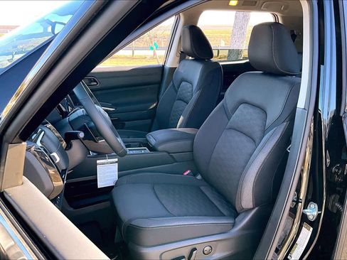 New 2026 Nissan Pathfinder SV image 9