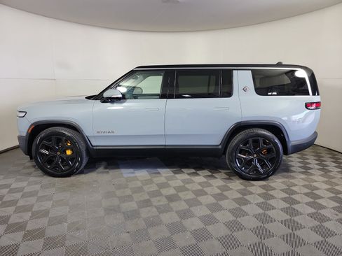 Used 2023 Rivian R1S Adventure AWD/4WD image 2
