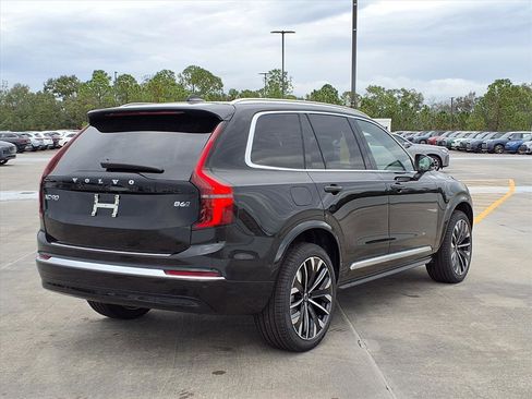 New 2026 Volvo XC90 B6 Plus w/ Protection Package Premier image 7
