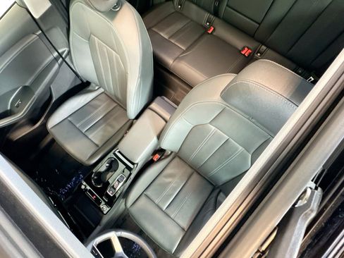 Used 2025 Audi Q6 e-tron Premium w/ Convenience Package image 18