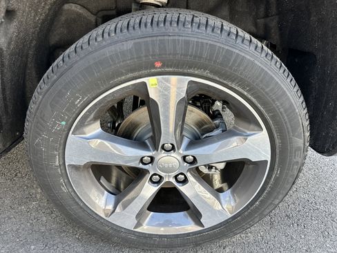 New 2026 Jeep Grand Cherokee Limited image 31