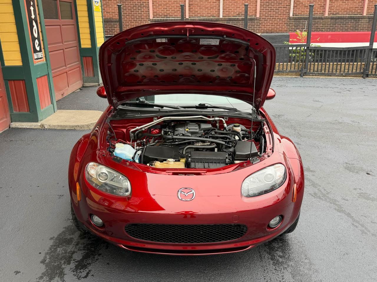 Used 2006 MAZDA MX-5 Miata Touring RWD image 28