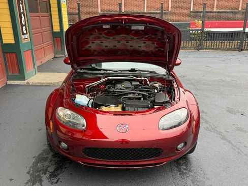 Used 2006 MAZDA MX-5 Miata Touring RWD image 28