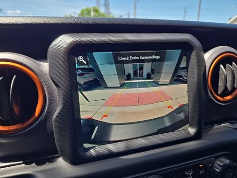 Used 2021 Jeep Gladiator Mojave AWD/4WD image 33