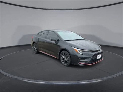 Used 2023 Toyota Corolla SE image 2