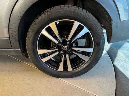 Used 2020 Nissan Kicks SR w/ Exterior Package FWD image 23