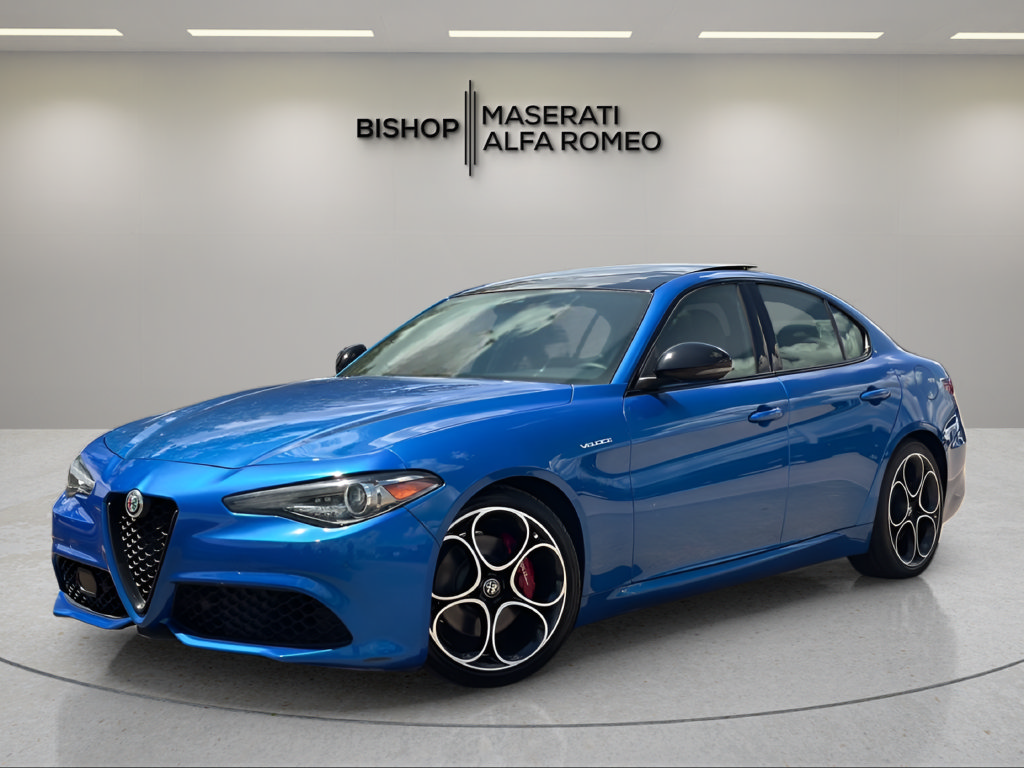 Used 2023 Alfa Romeo Giulia Veloce RWD image 2