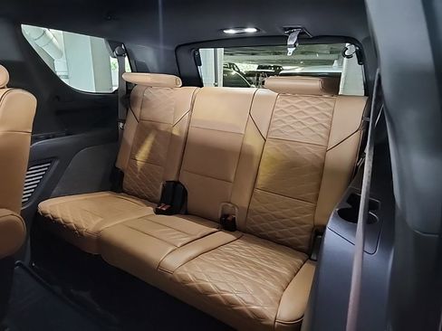 Used 2023 Cadillac Escalade Premium Luxury w/ Performance Package RWD image 4
