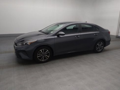 Used 2023 Kia Forte LXS FWD image 2