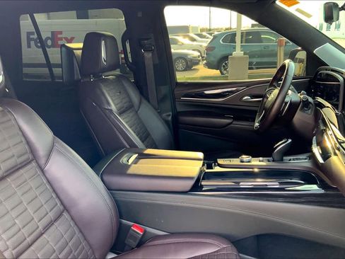Used 2023 Cadillac Escalade V w/ Heavy-Duty Trailer Package image 8